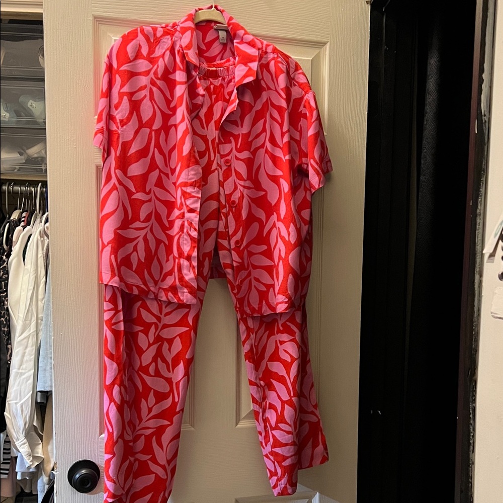 A New Day Pink and Red Leaf Print Set